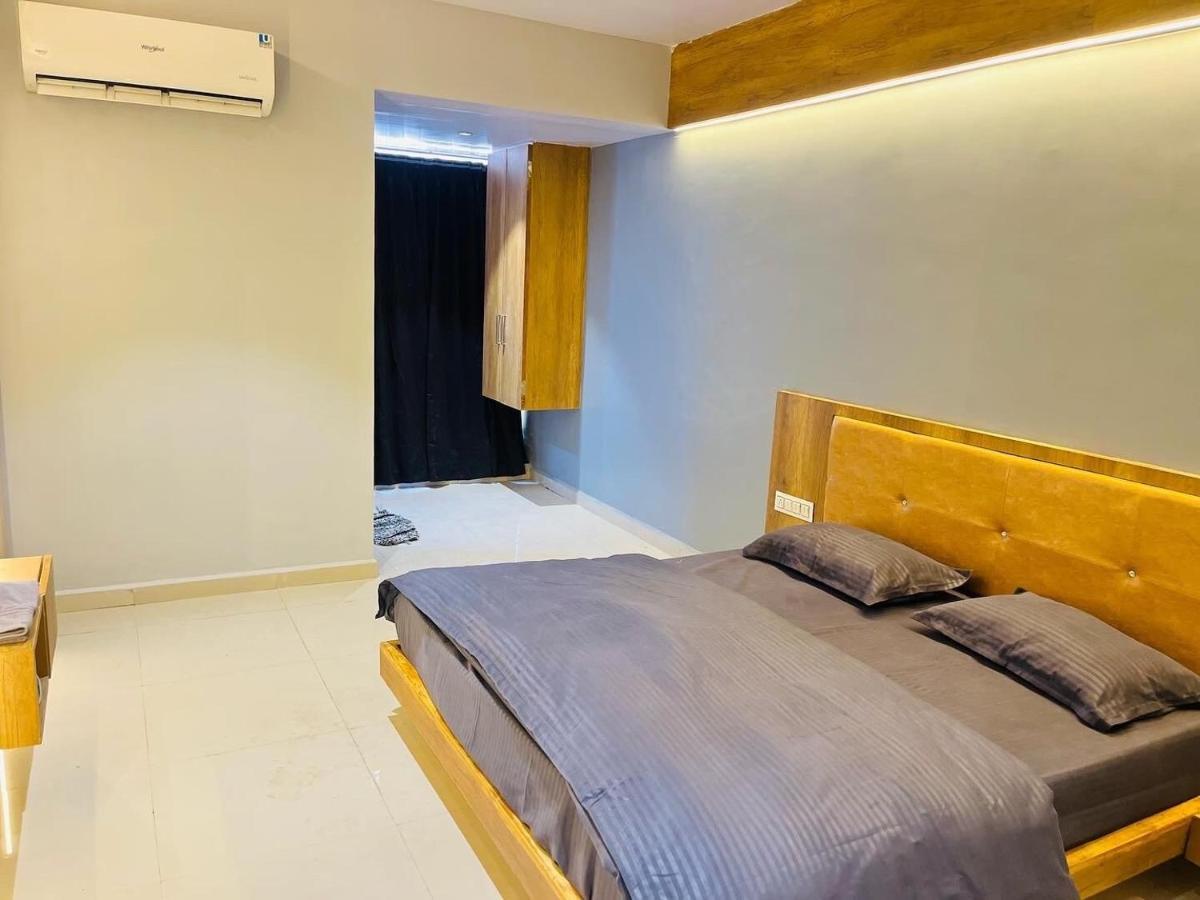 Oyo Florence Hotel Surat Exterior photo
